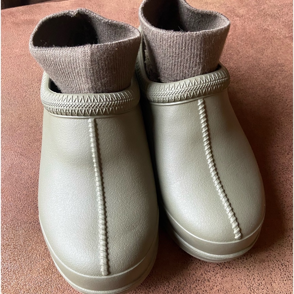 UGG Women's Tasman X Clog Waterproof Shoes 1125730 Size 9.